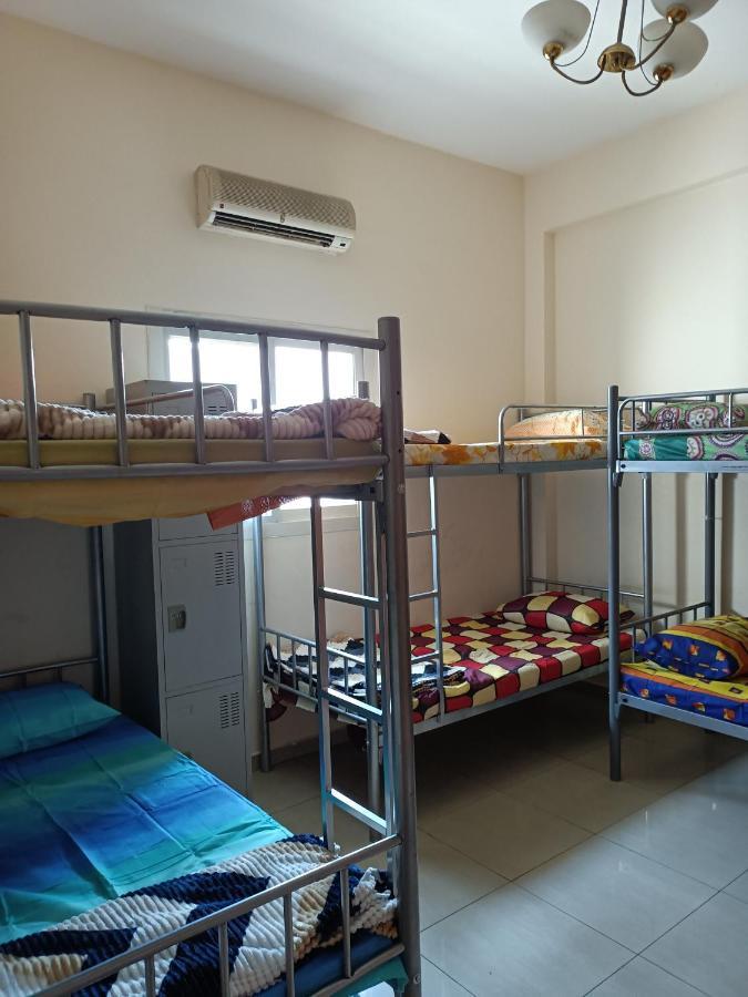 Omar Vacation Hostel ดูไบ ภายนอก รูปภาพ