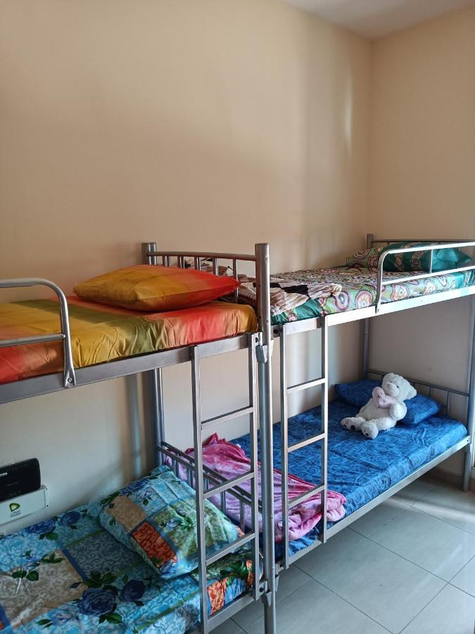 Omar Vacation Hostel ดูไบ ภายนอก รูปภาพ