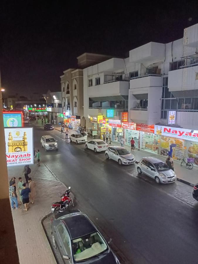Omar Vacation Hostel ดูไบ ภายนอก รูปภาพ